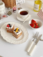 French Relief White Western Dining Plate Ceramic Handmade Bowls Plates Coffee Cups Plates Gift Set for Gifting